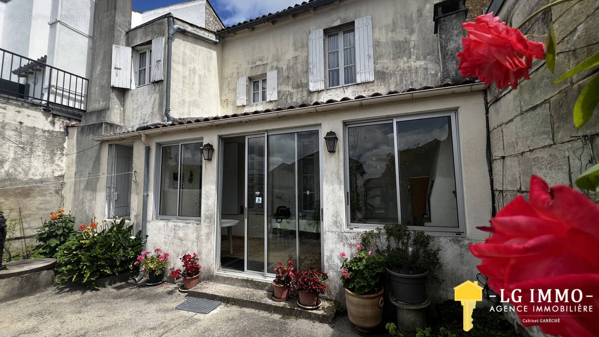 Maison à MIRAMBEAU