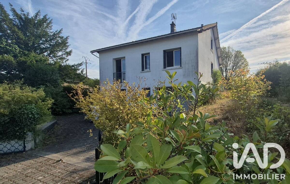 Photo 1 - Maison à SAINT-LEONARD-DE-NOBLAT