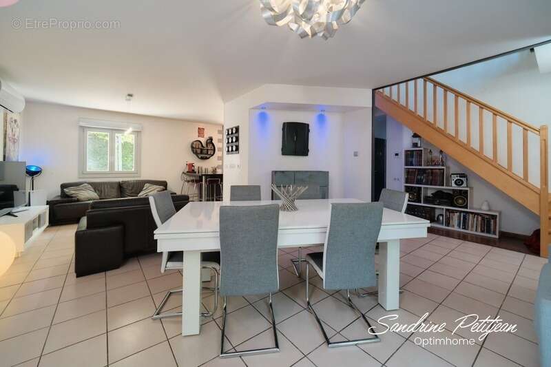 Maison à SAINT-JEAN-DE-THURIGNEUX