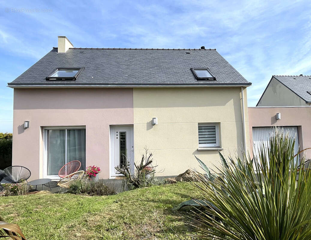 Maison à PLOGASTEL-SAINT-GERMAIN