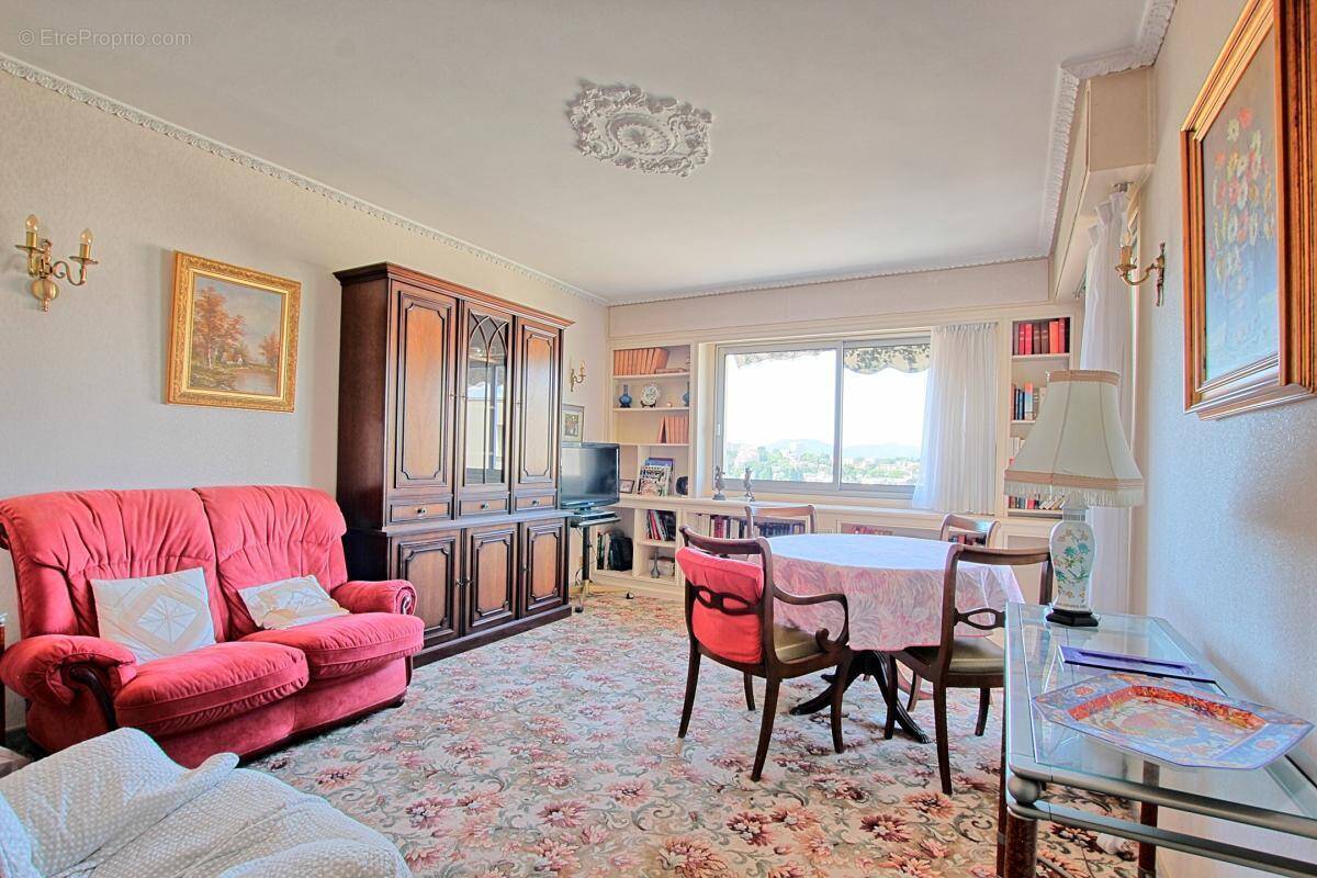 Appartement à LE CANNET