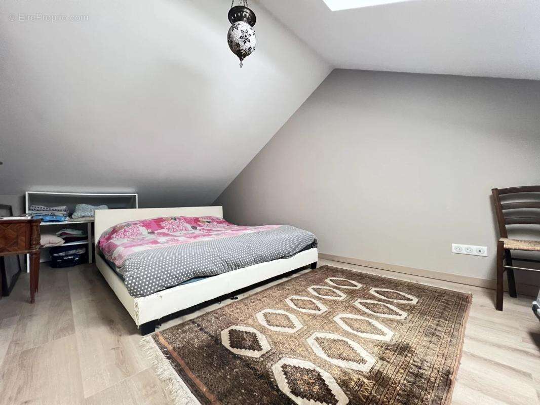 Appartement à LES CLAYES-SOUS-BOIS