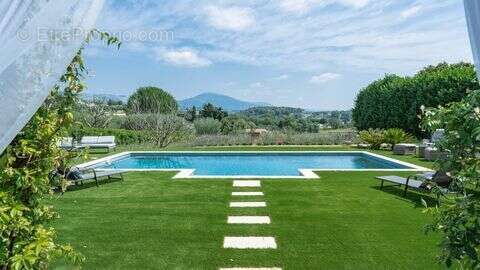 Maison 300 m² à Grasse  - photo 3