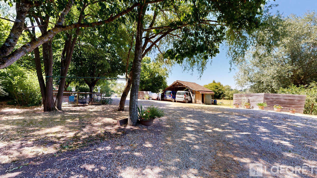 Maison à AUTRY-ISSARDS