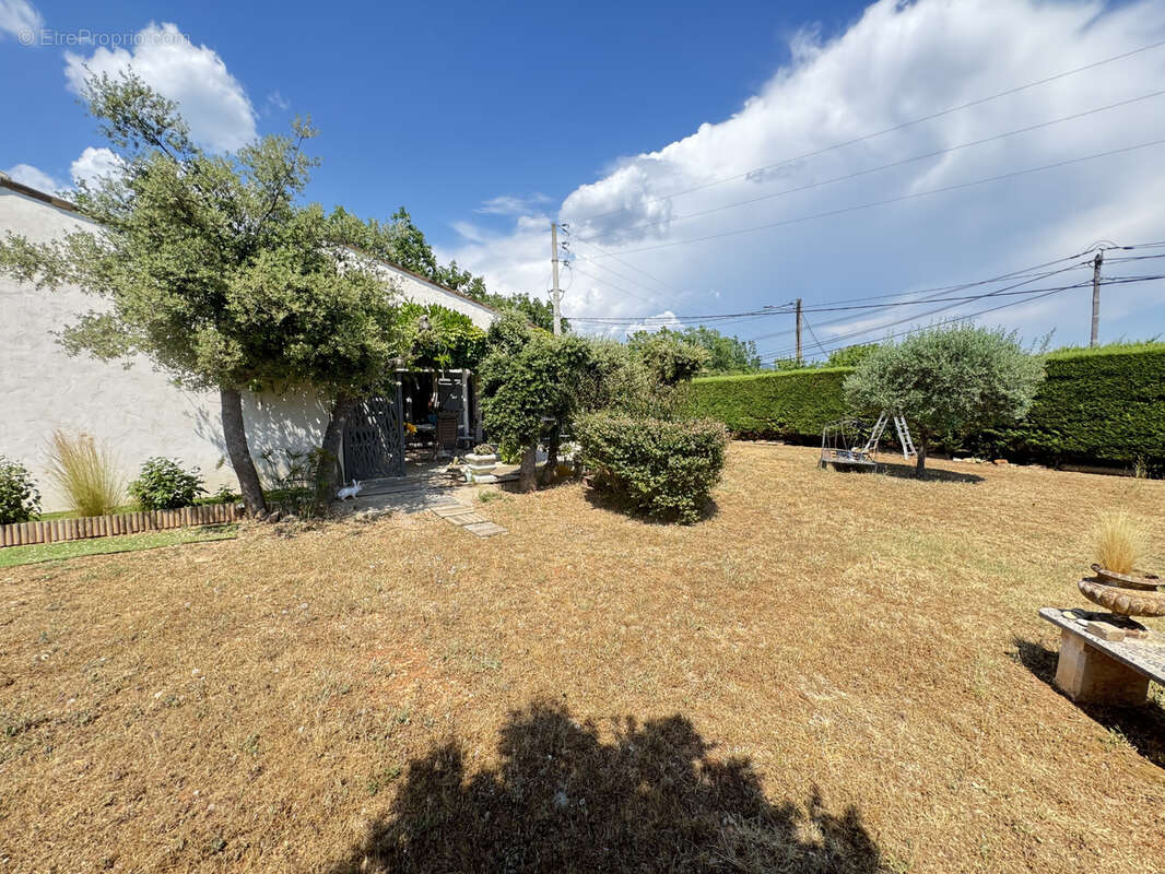 Maison à REGUSSE