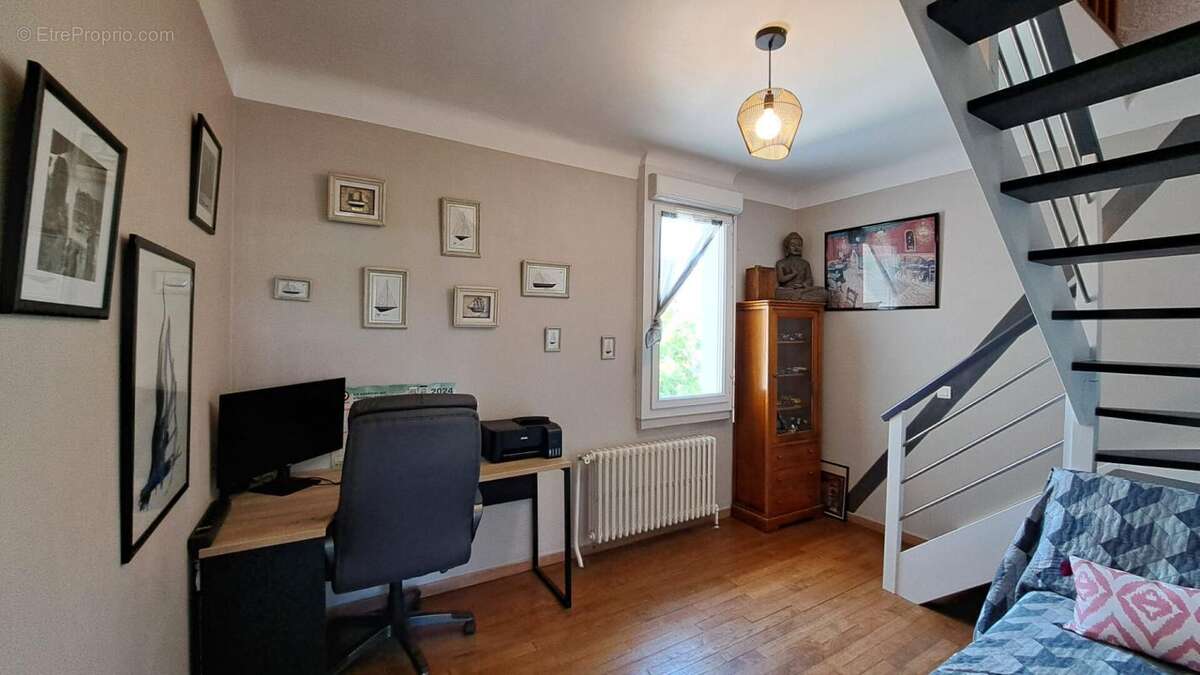 Maison à LE MESNIL-SAINT-DENIS