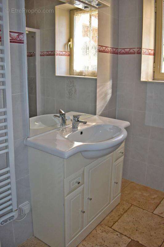 Maison à SAINT-GENIES