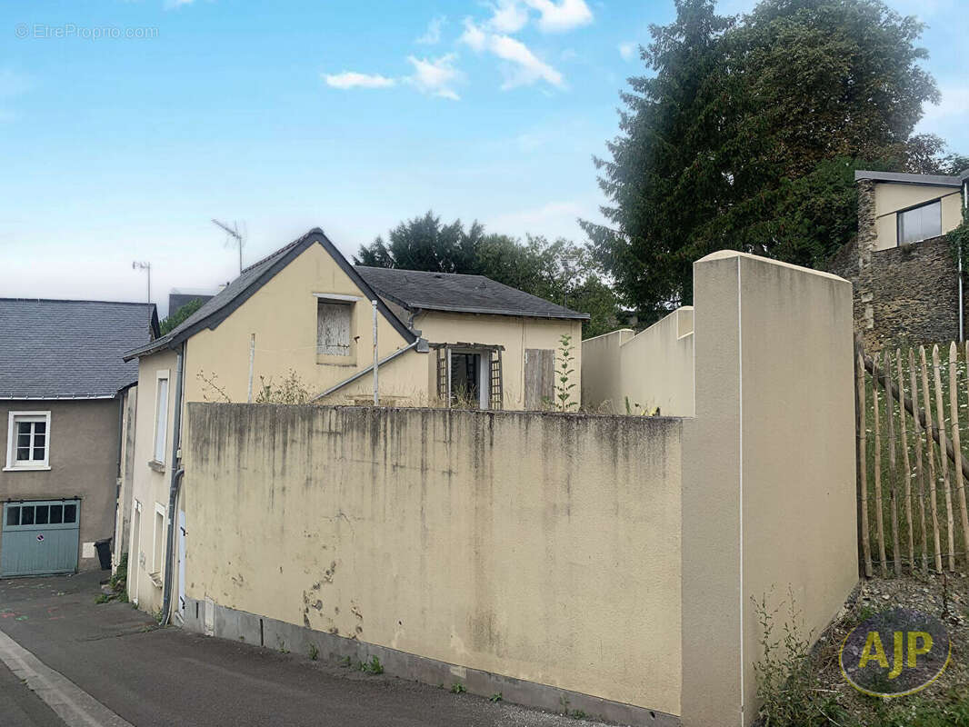 Appartement à SEGRE