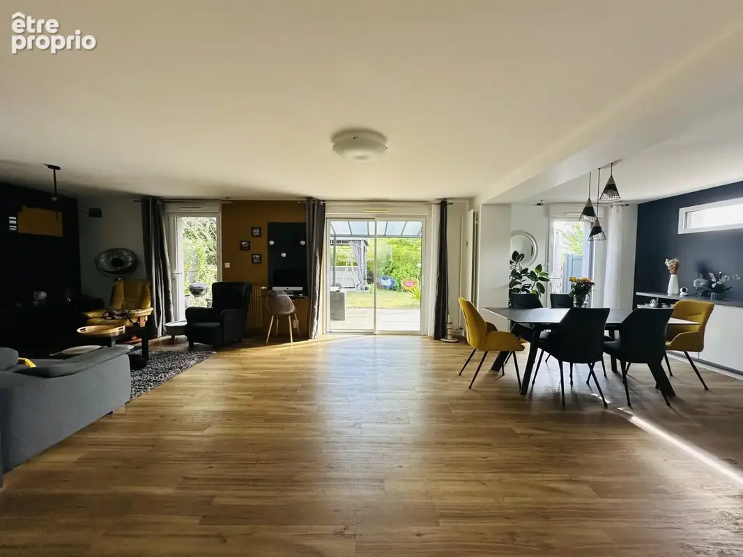 Maison 129 m² à La Chapelle-Des-Fougeretz  - photo 8