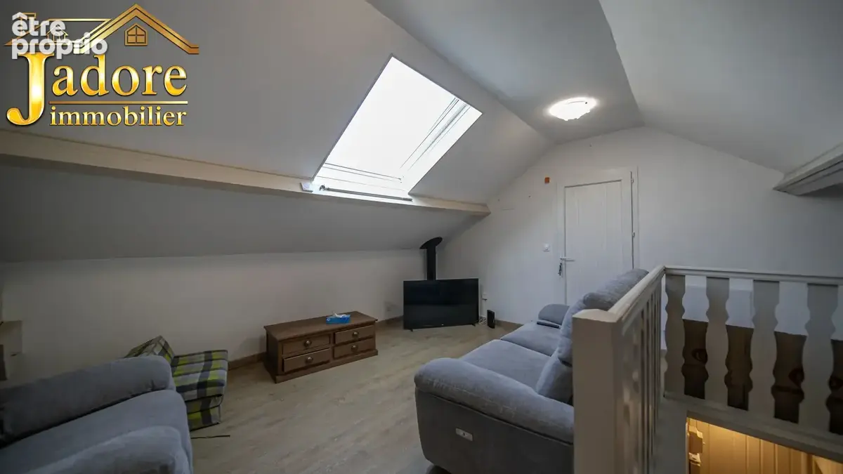 Maison entierement renovee - photo 12