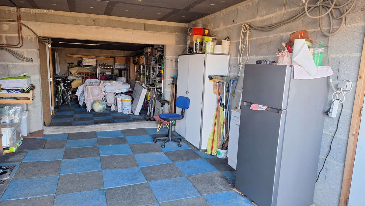 Maison à SAINT-GENES-CHAMPANELLE