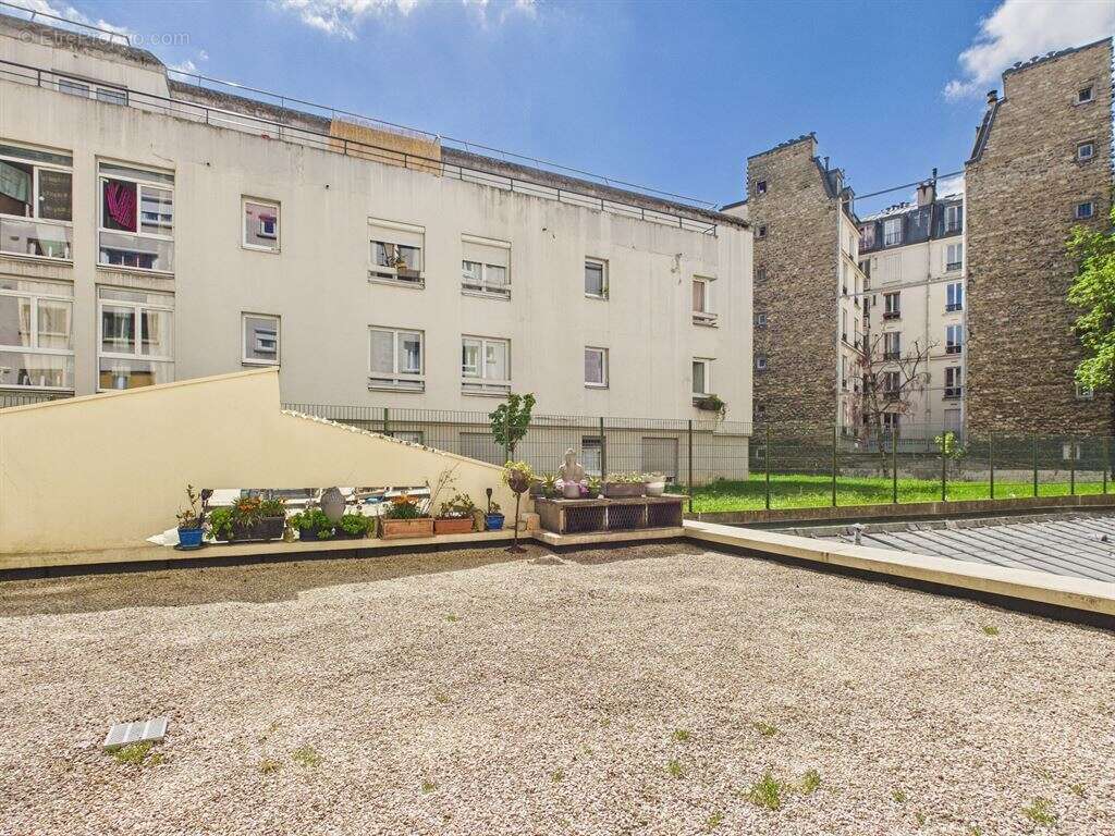 Appartement à PARIS-18E