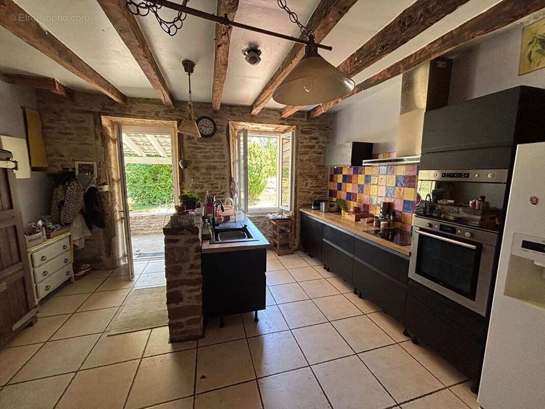 Maison à SAINT-YRIEIX-LA-PERCHE