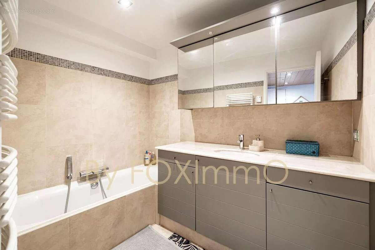 Appartement à MOUGINS