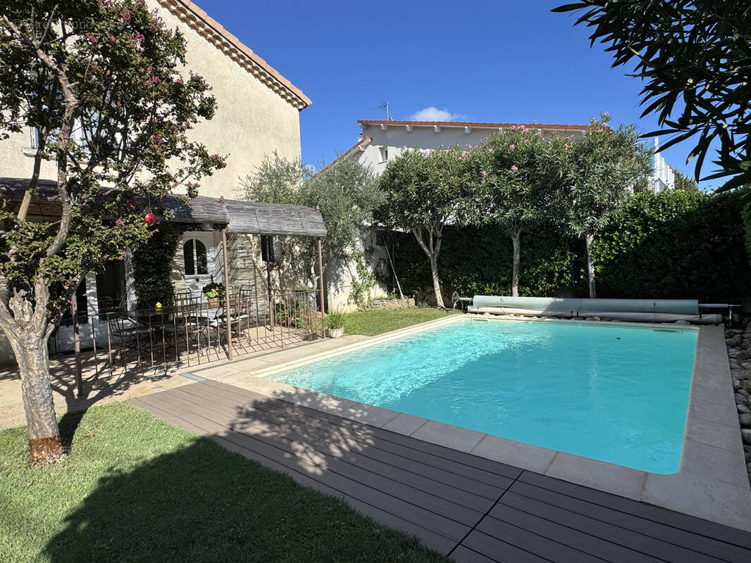 Maison à MONTELIMAR