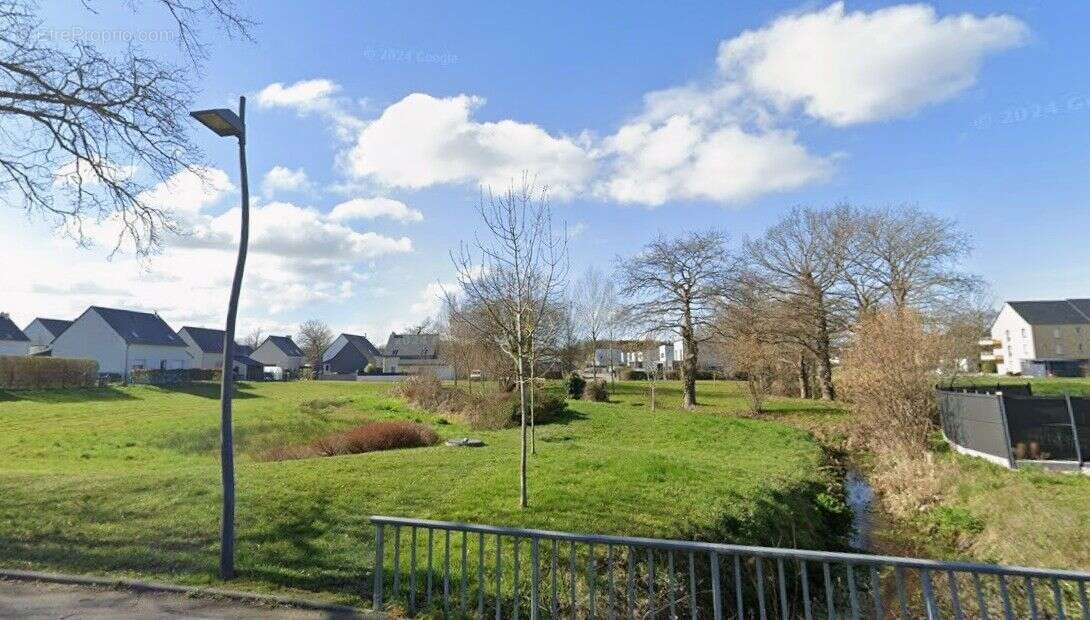 Terrain à LA GOUESNIERE