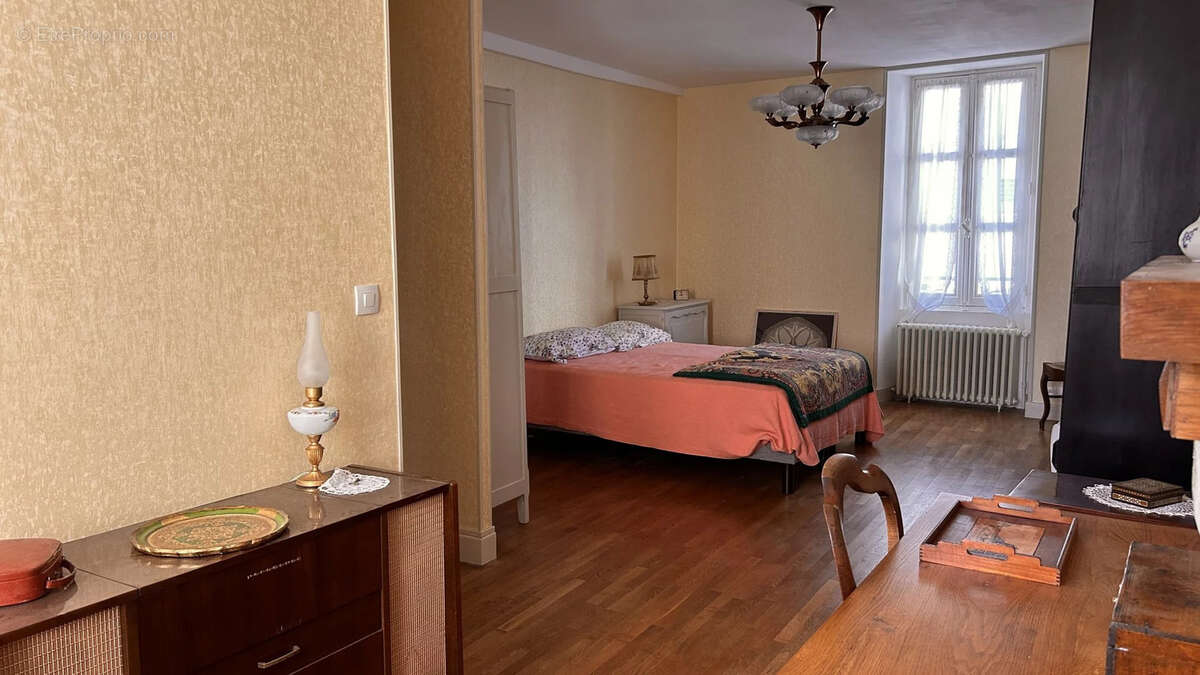 Maison à ARGENTON-SUR-CREUSE