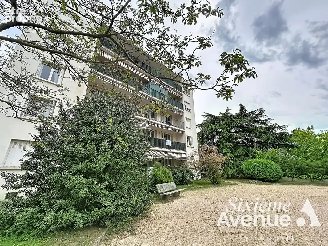 Photo Appartement à Bron au prix de 170 000€