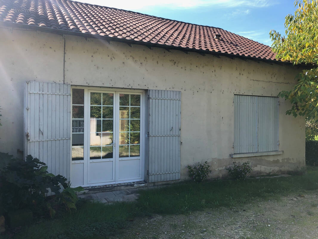 Maison à CREYSSE