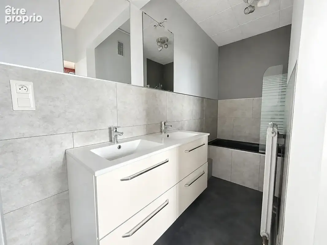 BETHUNE - Appartement T2 avec balcon en résidence sécurisée - photo 6