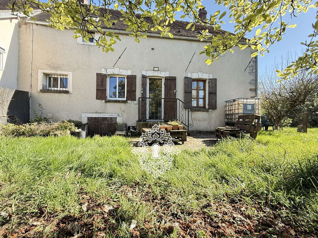 Maison à LONGUEVILLE