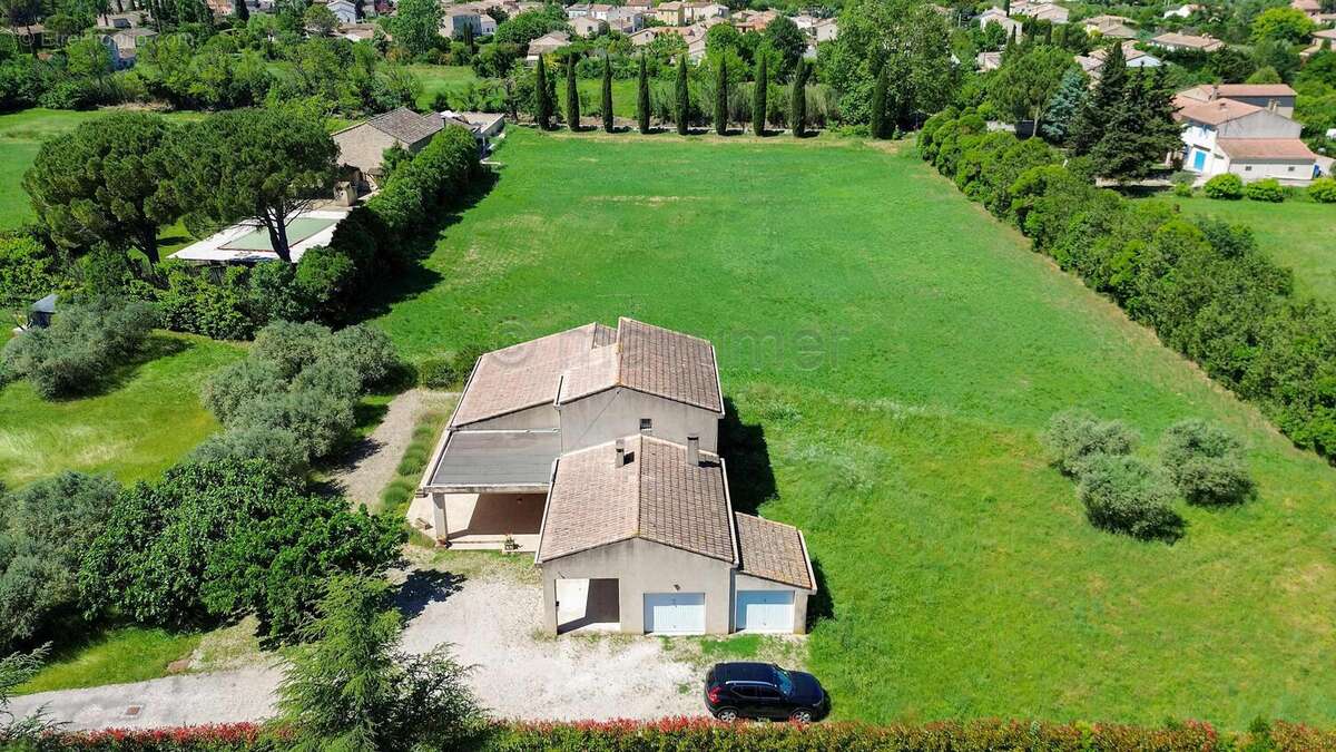 Maison T5 de 175m2  - 2 garages - 3000m2 de terrain - 84300 Cavaillon n°4 - Maison à CAVAILLON
