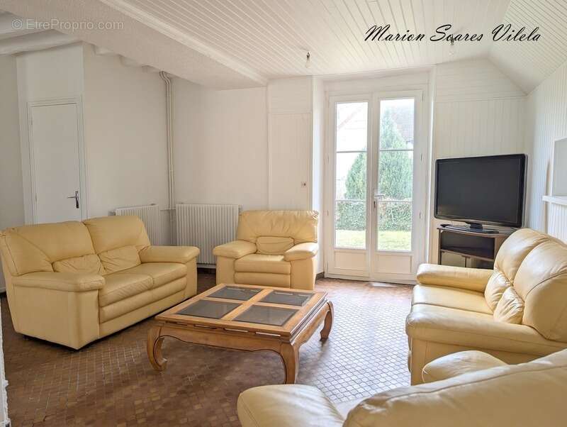 Ensemble immobilier de 2 maisons accolées sur plus de 900 m² à Provins même - photo 10