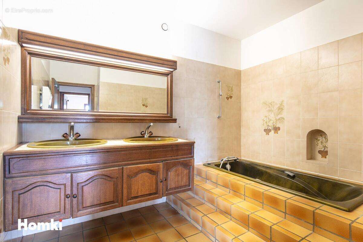 Maison à ECHIROLLES