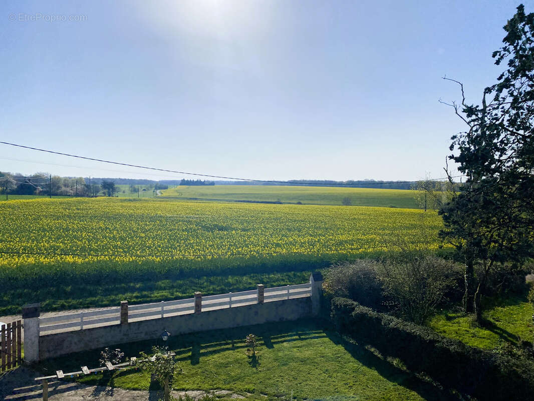 Maison à MONTACHER-VILLEGARDIN