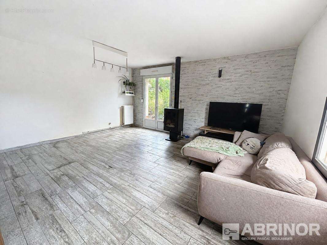 Maison individuelle 3 chambres jardin et garage - photo 4