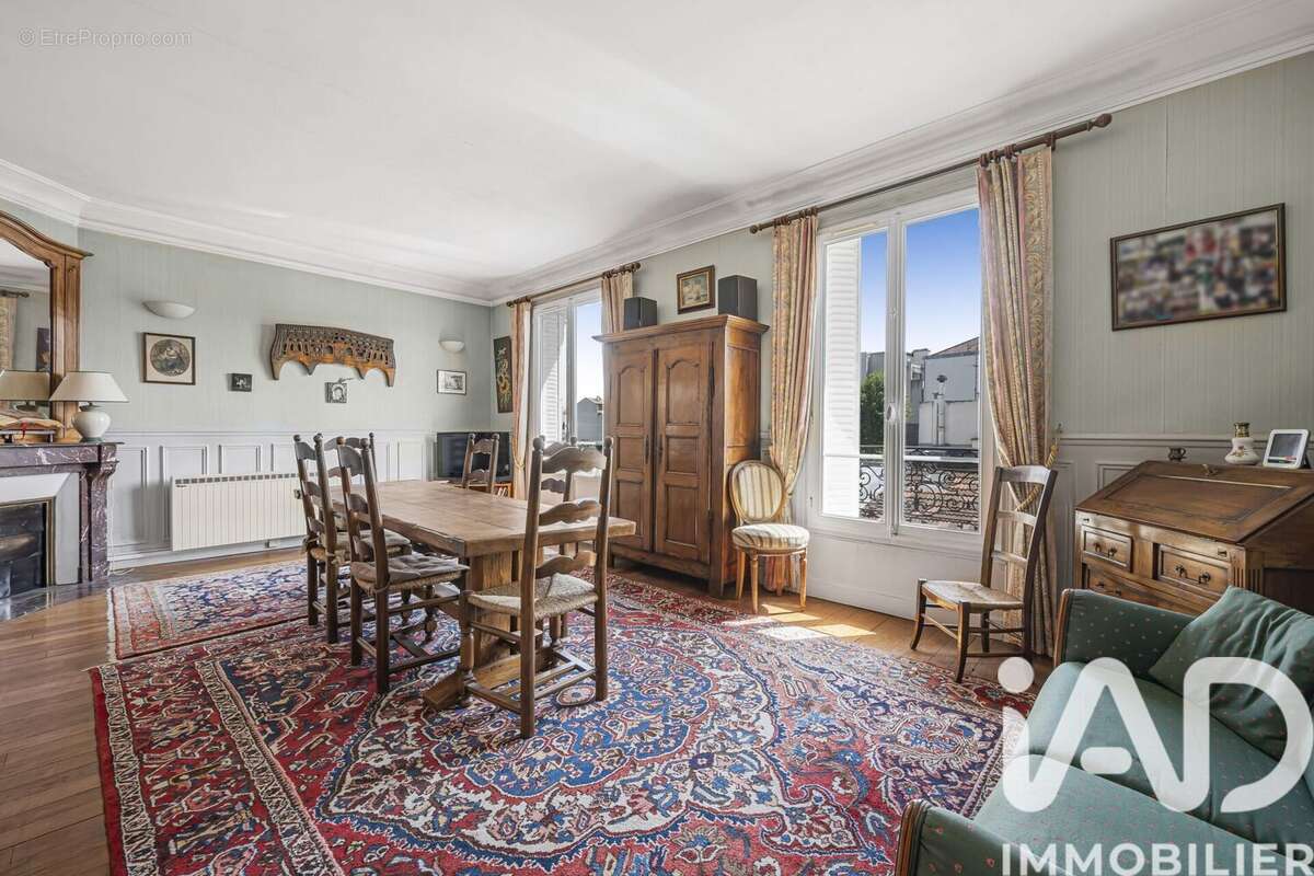 Photo 2 - Appartement à COURBEVOIE