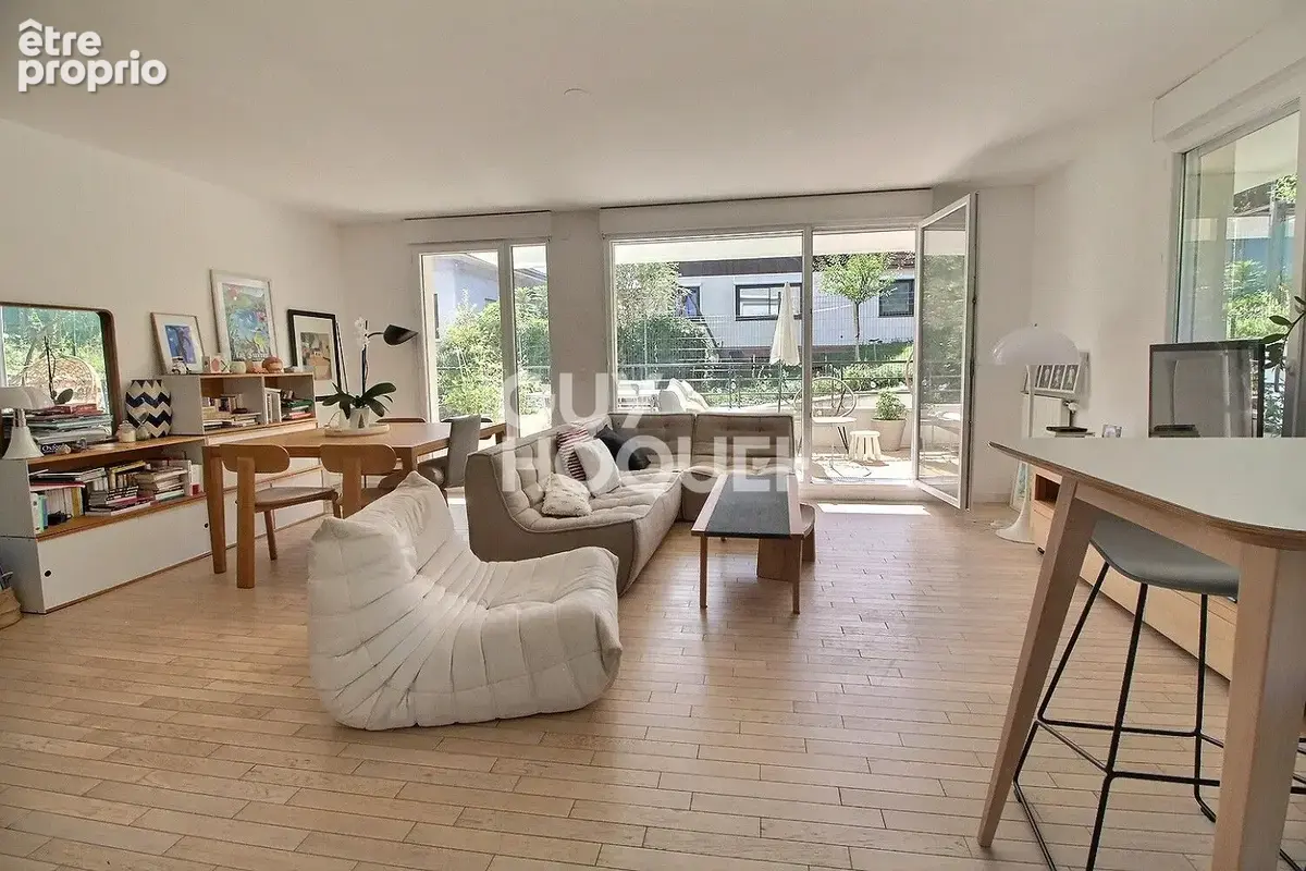 Chaville coeur de ville - elegant et lumineux appartement 4 pieces avec deux terrasses - photo 4