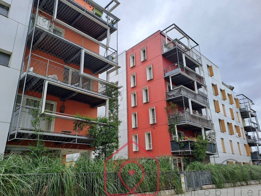 Appartement à L'ILE-SAINT-DENIS