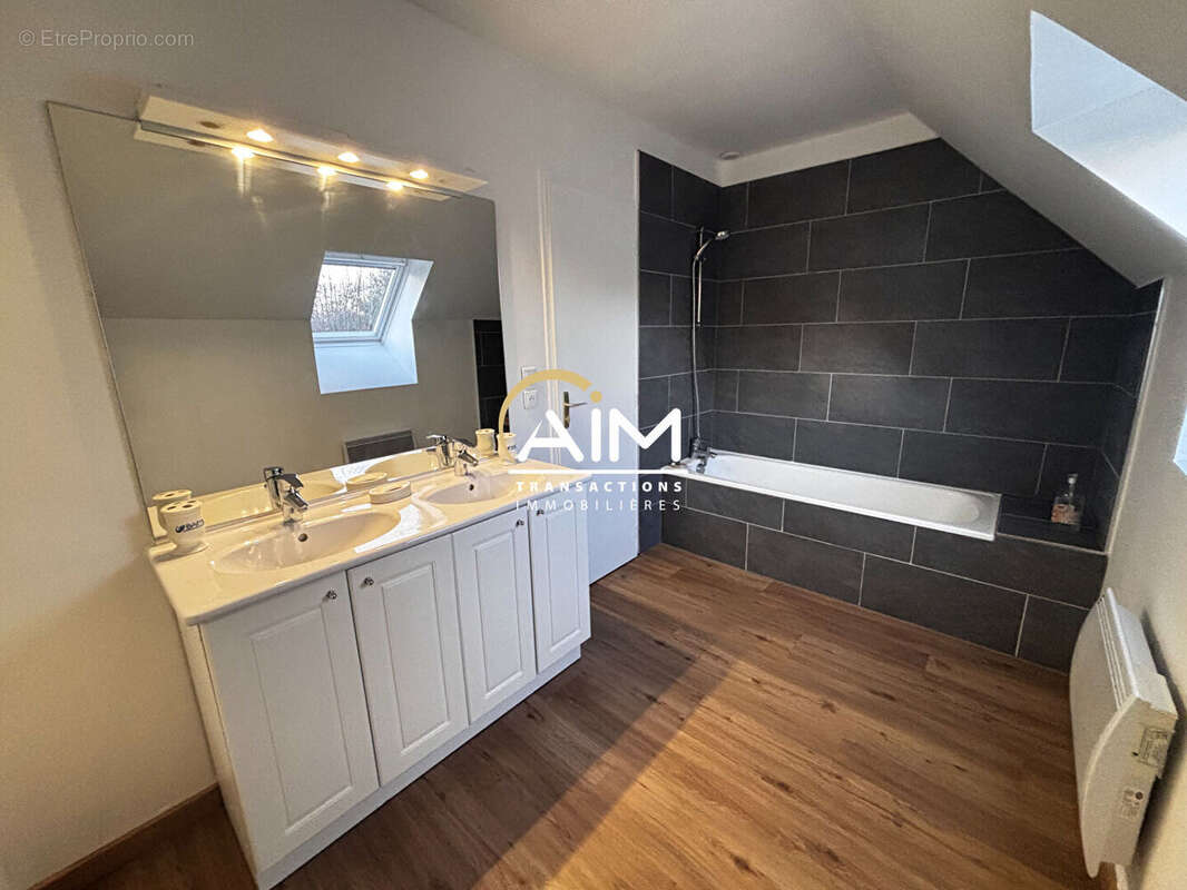 Maison à MONTLOUIS-SUR-LOIRE