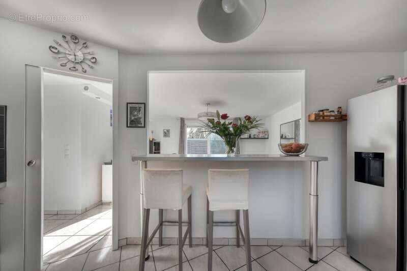 Appartement à LES CLAYES-SOUS-BOIS