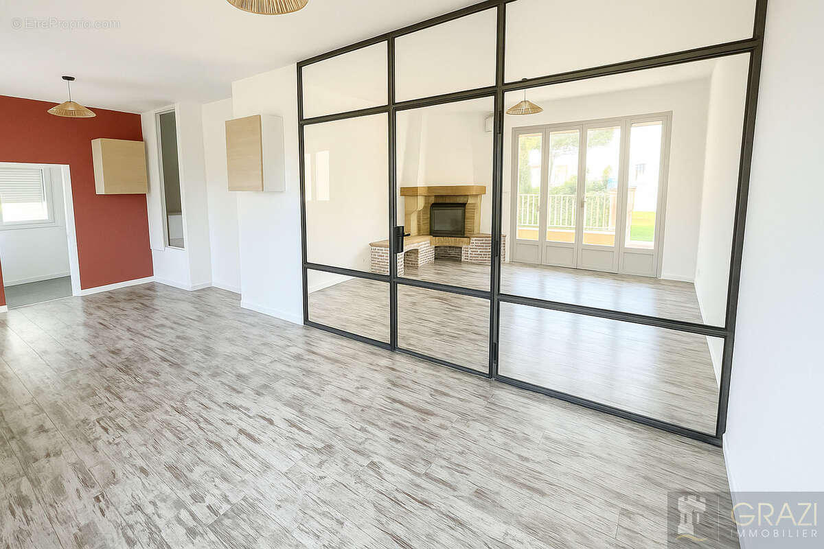 Appartement à SIX-FOURS-LES-PLAGES