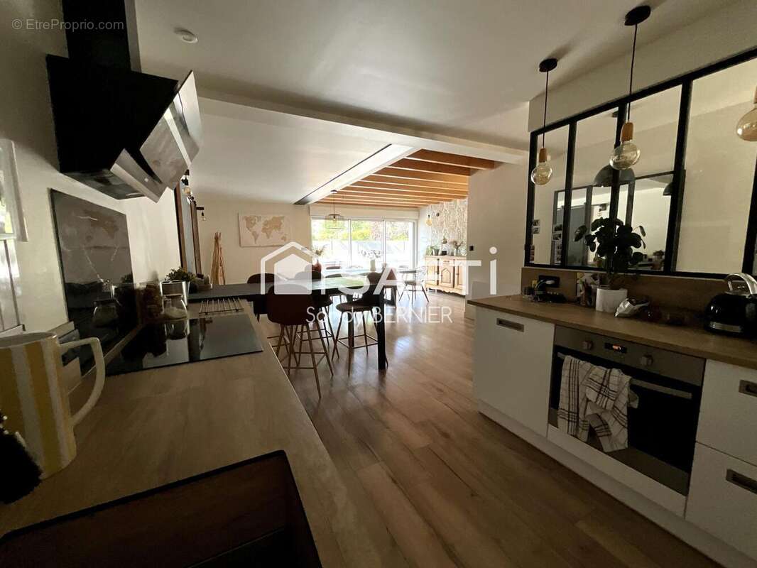 Maison 212 m² à Migne-Auxances  - photo 4