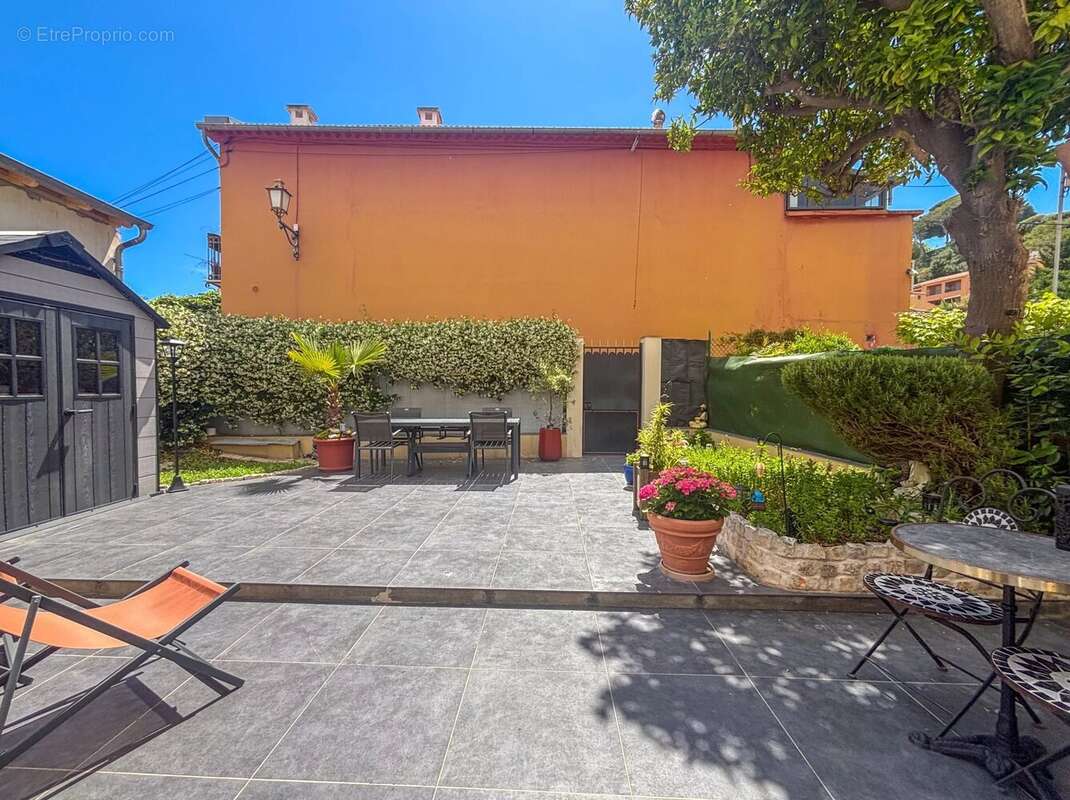 Maison rénovée dans le village de Saint-Jean-Cap-Ferrat - photo 3