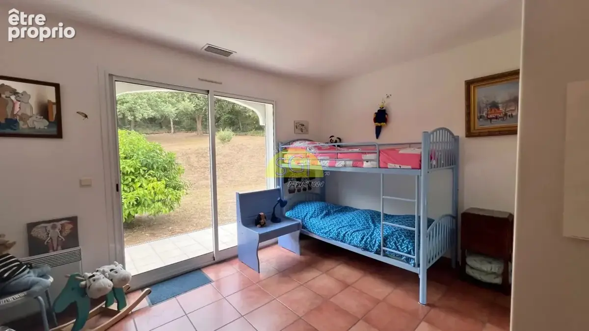 Belle villa climatisée de plain-pied avec piscine et garage sur 5 153 m² de terrain - photo 16