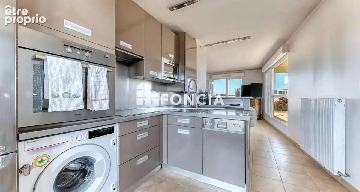 RARE SUR LE MARCHE ! SECTEUR JEAN JAURES - T3 en dernier étage avec terrasse de 96 m² et garage - photo 4