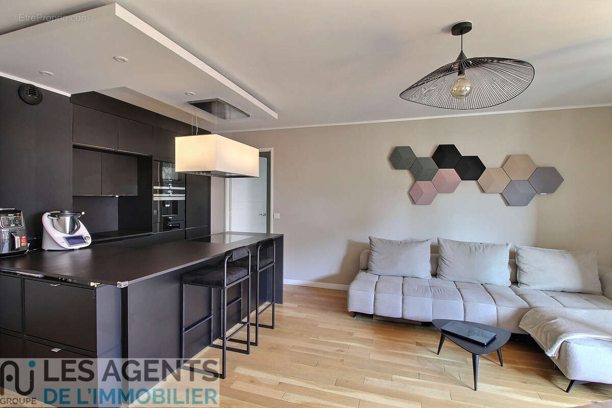 Appartement 3P - Puteaux Centre - loggia parking - photo 5