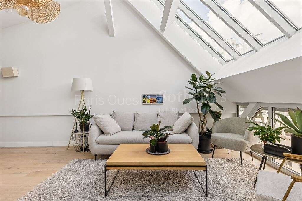 Appartement à PARIS-16E