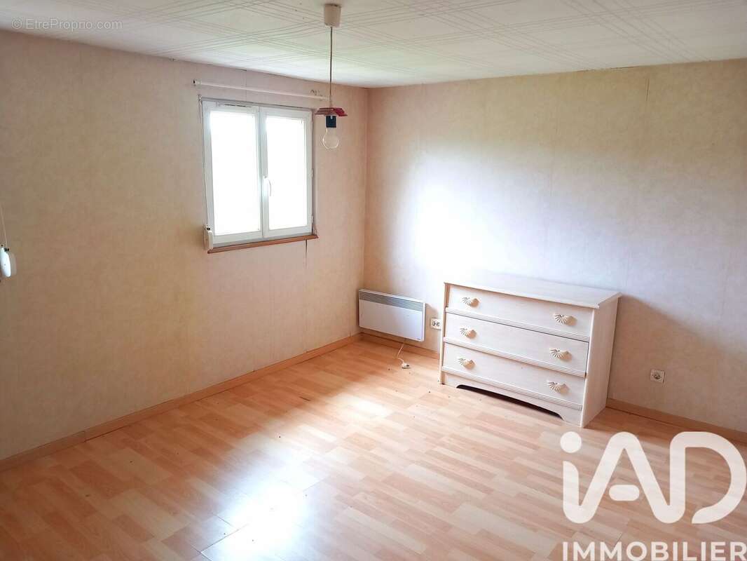 Maison 86 m² à Brunelles  - photo 5