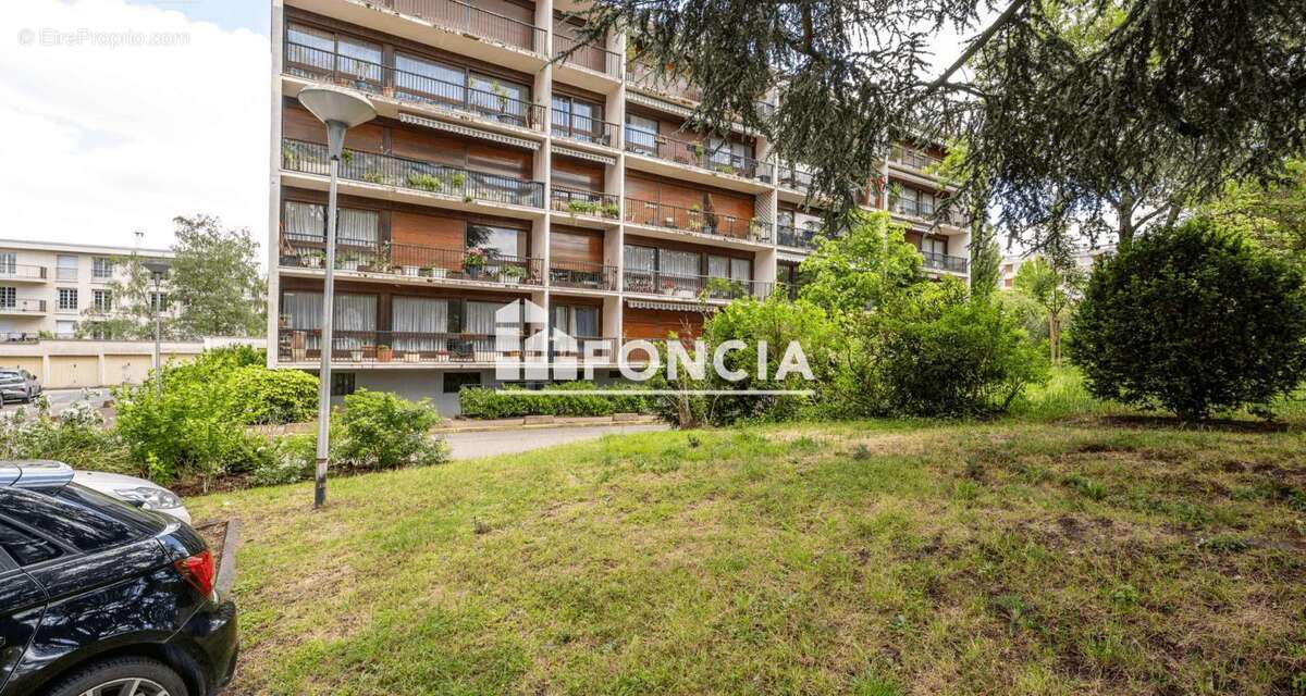 Appartement à LE PLESSIS-ROBINSON