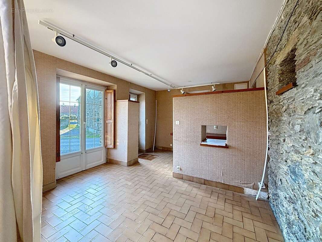 Maison à SAINT-GEORGES-MONTCOCQ