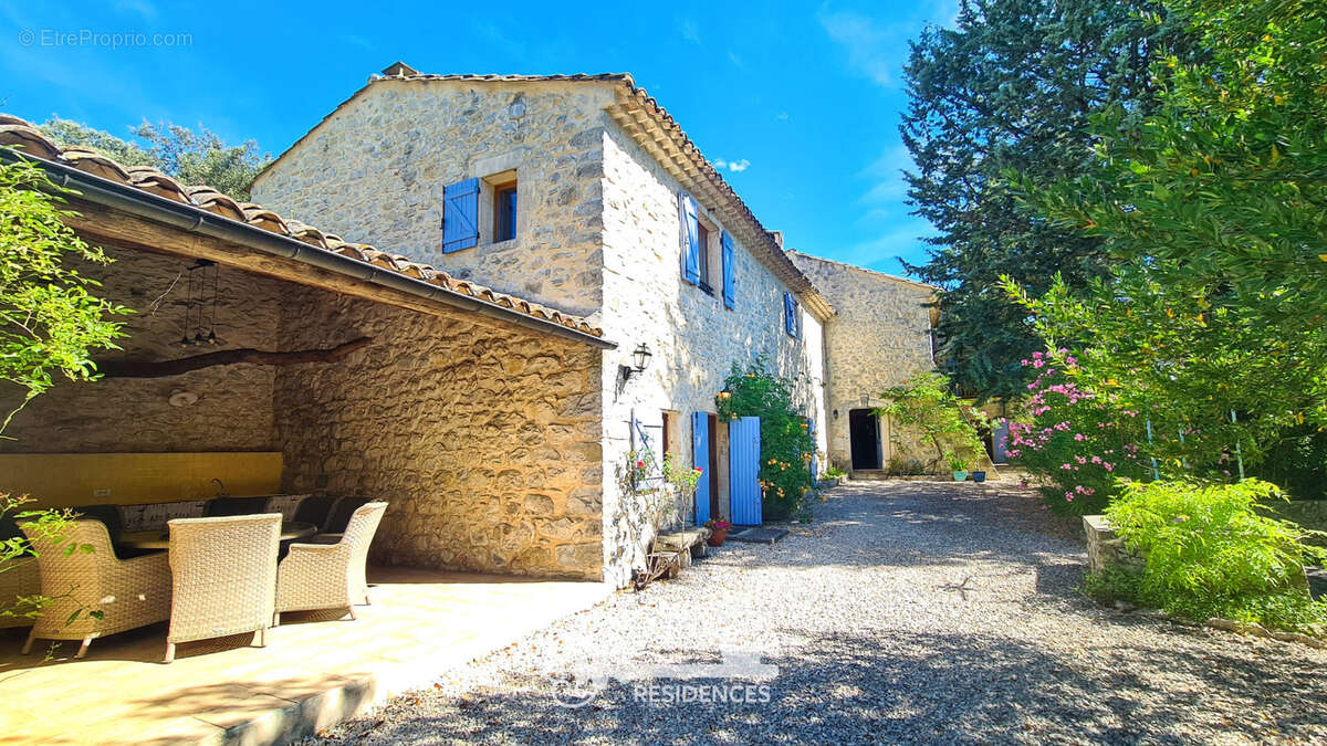 Ancienne magnanerie de caractère avec piscine et studio indépendant sur 6600 m2 de terrain - secteur Lussan - photo 16