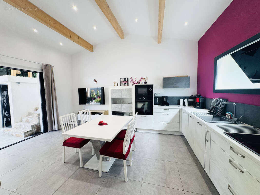 Maison à BORMES-LES-MIMOSAS