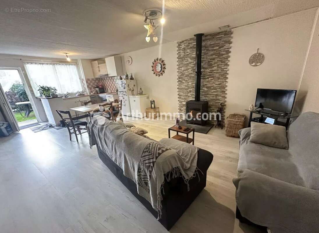 Maison à SAINT-ASTIER