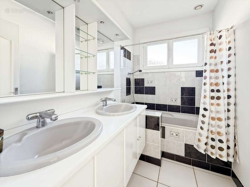 Maison à CHATELLERAULT