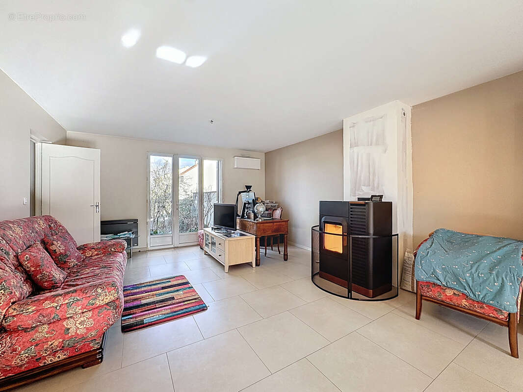 Maison à PARAY-VIEILLE-POSTE